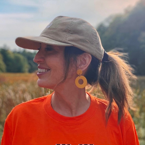 Meet your Posher, Laura - Picture 2 of 2